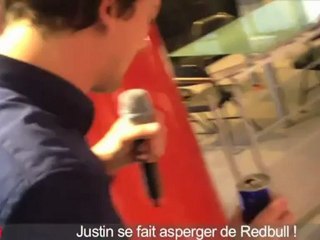 Justin se fait asperger de Redbull ! - C'Cauet sur NRJ