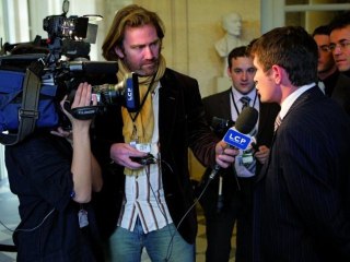 Reportages : Manuel Valls inquiet  " face à l'activisme sectaire d'un certain nombre de groupes notamment salafistes" en France