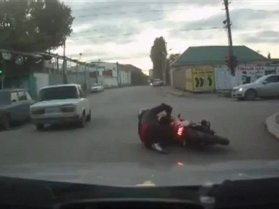 Motard saoul en Russie