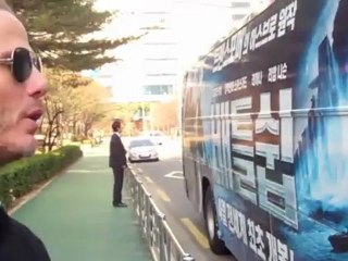 World Tour - Battlebus - Featurette World Tour - Battlebus (Anglais)