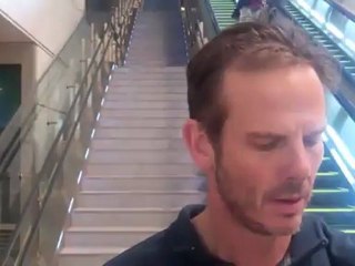 World Tour - Staying in Shape - Featurette World Tour - Staying in Shape (English)
