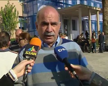 Κατάληψη από τους εργαζόμενους του δήμου Λαμίας