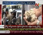 Chandrababu Naidu & YS Vijayamma Visits Flood affected areas in Andhra