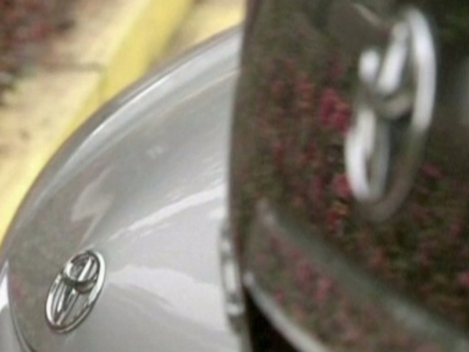Toyota issues 2.8 mln global recall