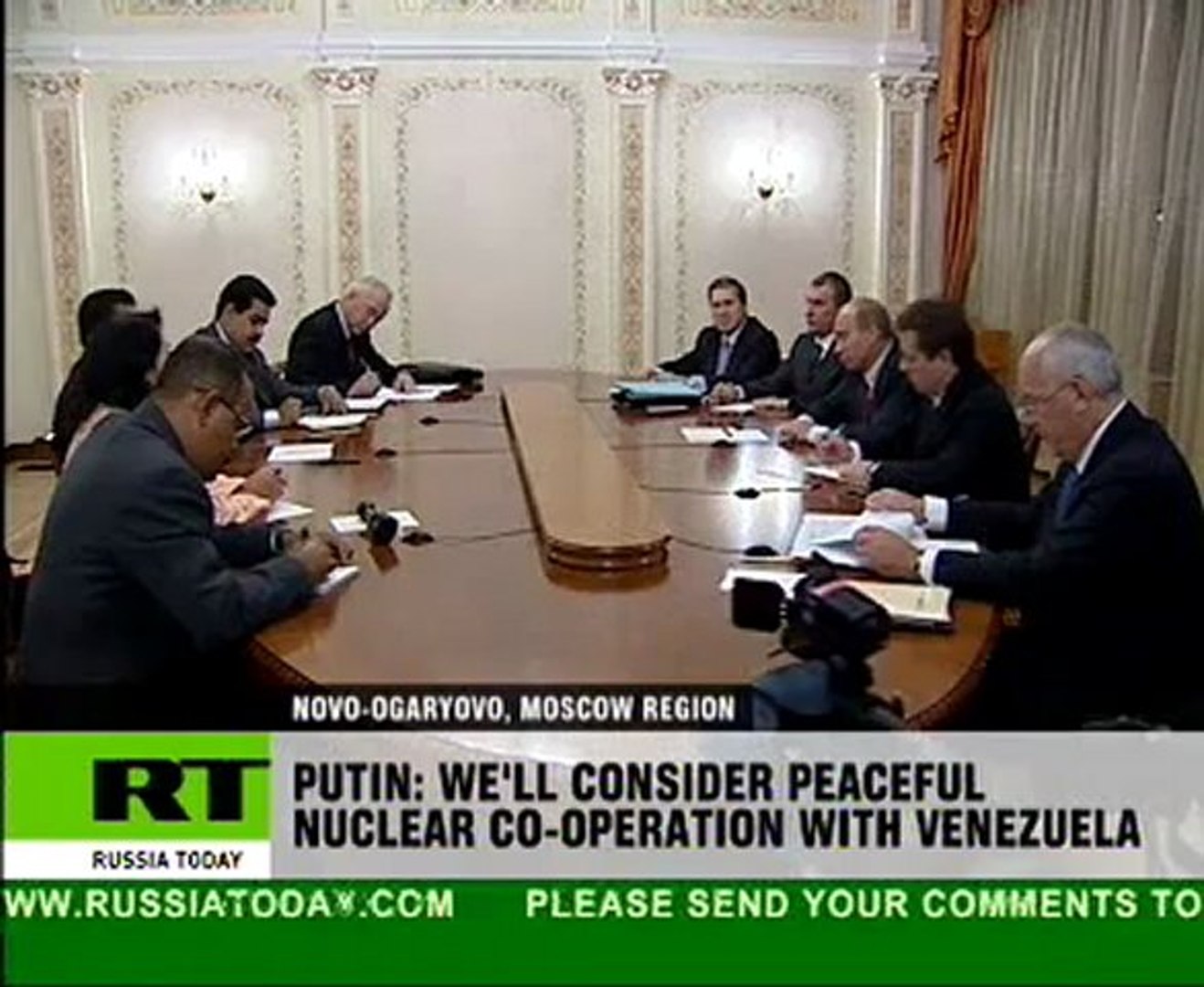 Putin meets Chavez