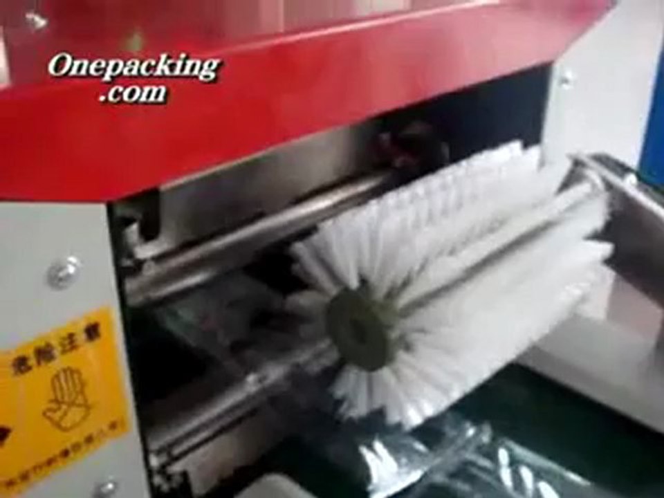 Paint roller packaging machine