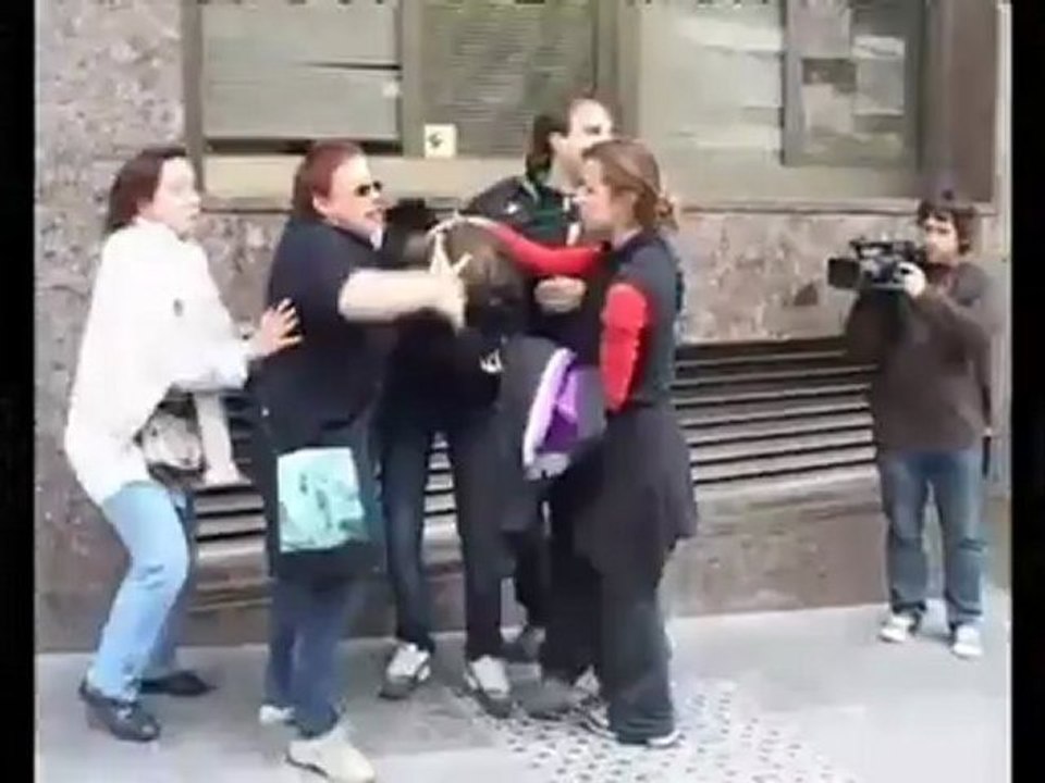 Niño de 13 años agredido por los Mossos d'Esquadra en Tarragona #14N #Mossos #huelgageneral