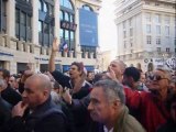 CFE : Jean-Pierre Moure conspué par les manifestants (vidéo)