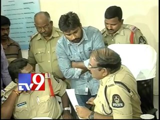 'Naa Pellam Naa Ishtam' Director held for possesing firearms - Part 1