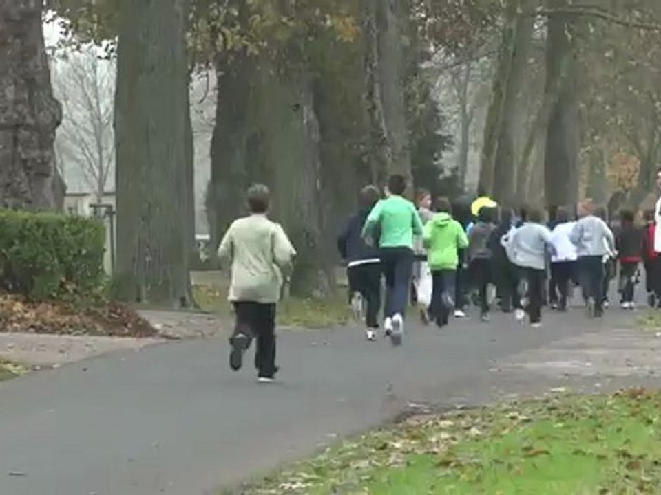 Les élèves de Mulcey au cross interclasses de Dieuze, novembre 2012