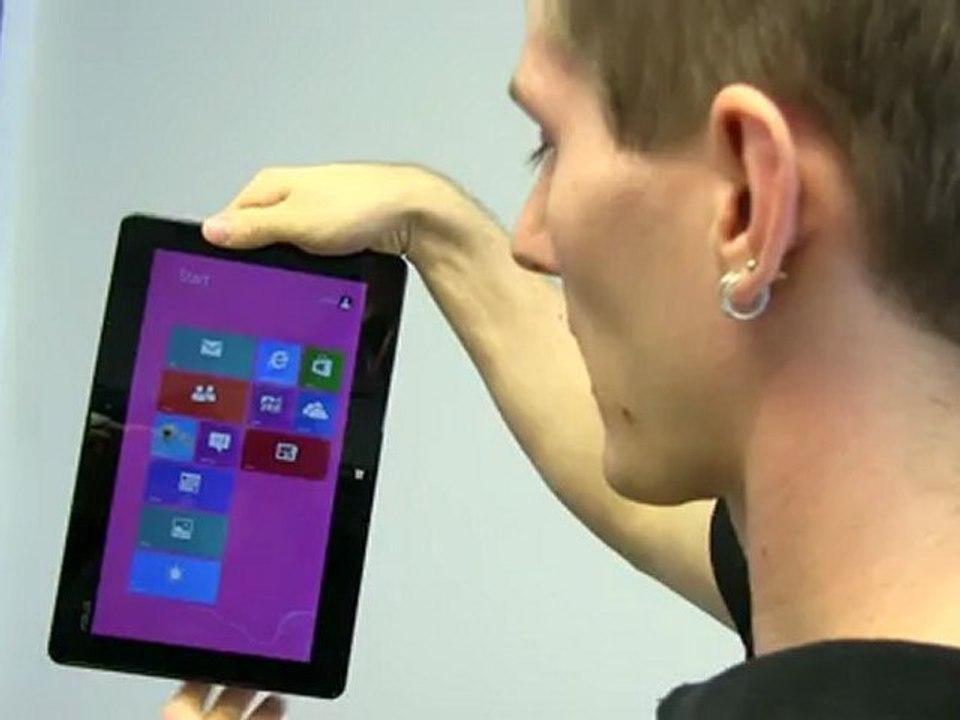 ASUS Vivo Tab RT TF600 Windows RT Tablet Unboxing & First Look Linus Tech Tips