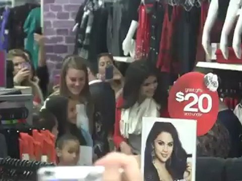 Justin Bieber Begs Selena Gomez