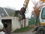 Beauvais : Destruction des garages rue des Jonquilles