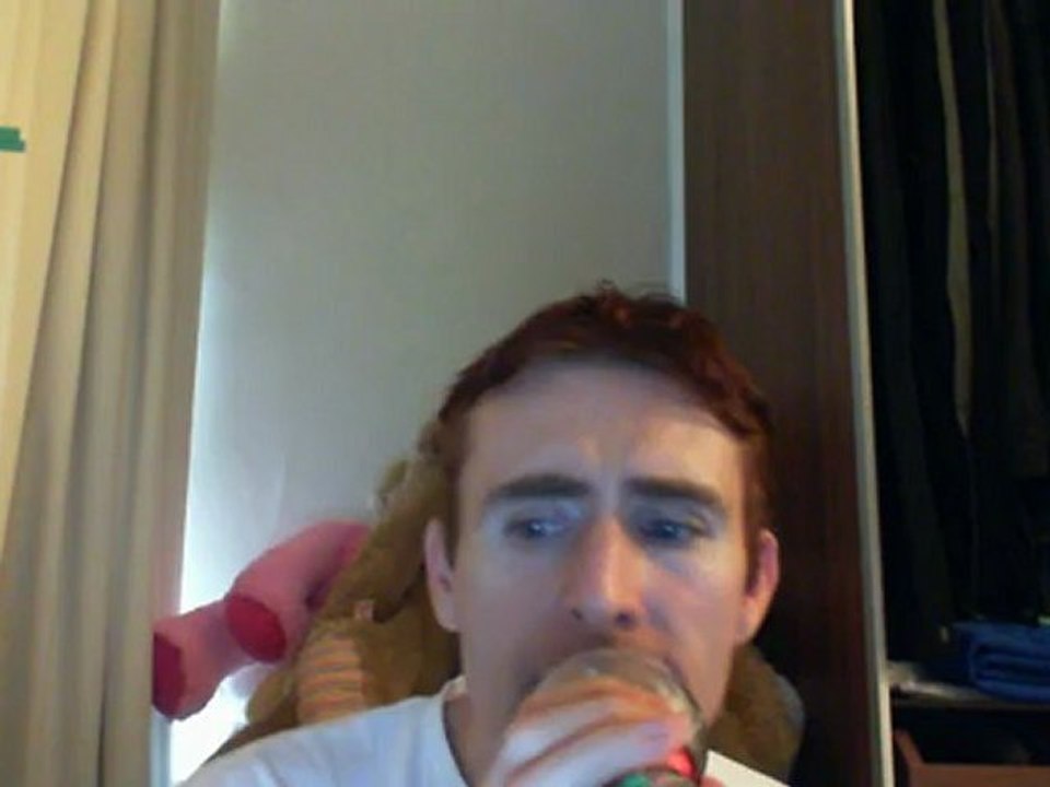 Wiwi égratigne "this kiss" de Faith Hill