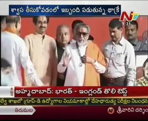 Bal Thackeray remains critical, crowd gathers outside home