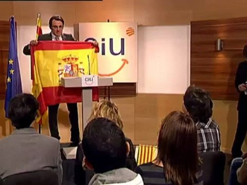 TV3 - Polònia - Mas i Junqueras es disputen els castellanoparlants