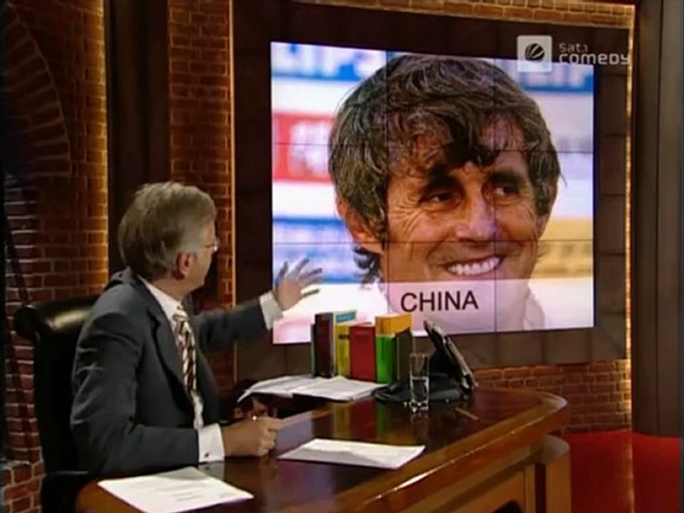 Die Harald Schmidt Show - 1093 - 2002-05-30 - Oliver Welke, Vorrundenspiele