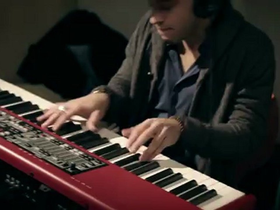 JOSE JAMES "Trouble" live @ Nova