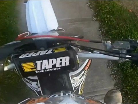 Motard en Australie poursuivi par la police