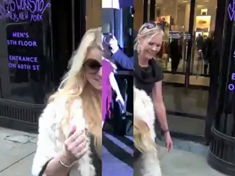 Jessica Simpson Flaunts Her Slim Figure as She Films Weight Watchers Ad