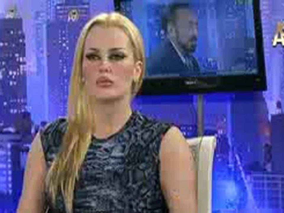 İsrail peygamber ismidir kahrolsun demek Müslümana yakışmaz. Fatih camiindeki toplantıda Hz. Mehdi (as)'ın gelişi için ve İttihad-ı İslam için dua etmeleri gerekirdi.