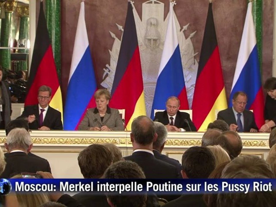 Merkel interpelle Poutine à Moscou sur les Pussy Riot