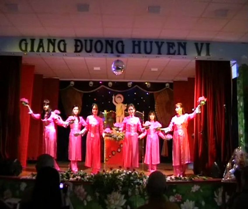 11. Múa DƯỚI ĐÀI SEN  Thi Mai, Diệu Trúc, Mỹ Hương, Ánh Vân, Lệ Vân, Ngọc Hân