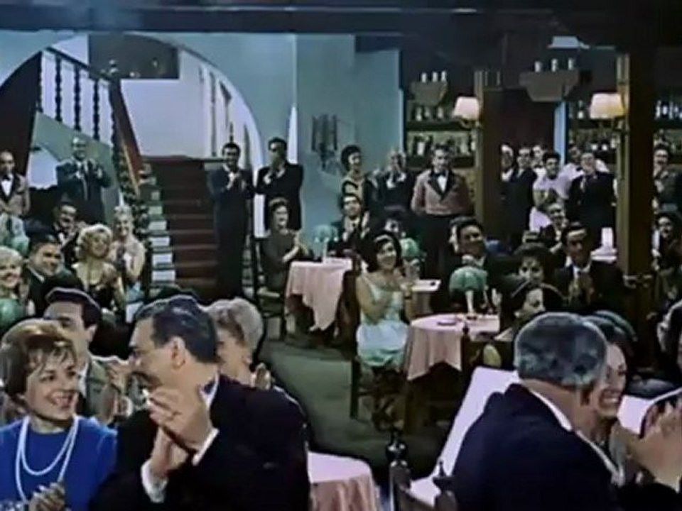 UN CUMPLEAÑOS CON ARTE Y DUENDE: Paquita Rico - El beso