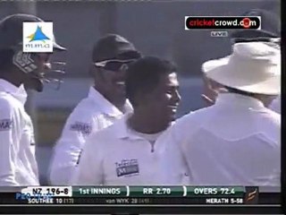 Herath's five keeps NZ to 221