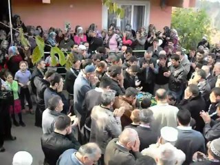 17. kasim  2012. elfida nin cenaze merasimi. Cambazli kö. 014