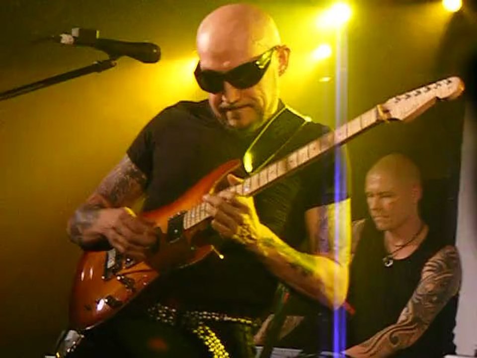 SKAWA SOLO  "OVER THE MOUNTAIN"