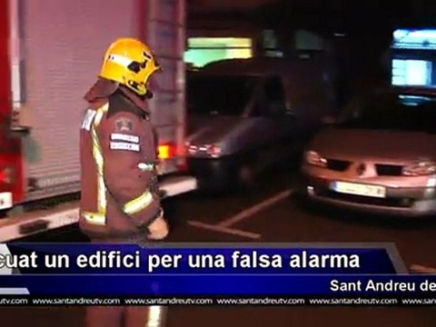 171112 Evacuat edifici per falsa fuita de gas parc vall palau de sant andreu de la barca
