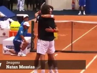 Novak Djokovic imita Gustavo Kuerten