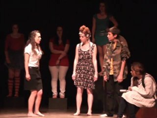 Louise, elle passe son temps à embrasser