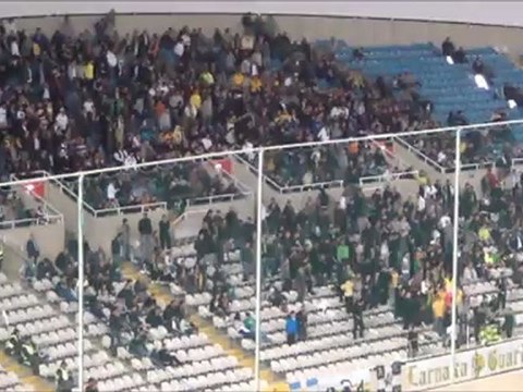 ΑΠΟΕΛ-ΑΕΚ-οπαδοί ΑΕΚ (3)