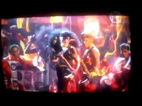 Beauty And A Beat - Justin Bieber ft. Nicki Minaj (AMAs)