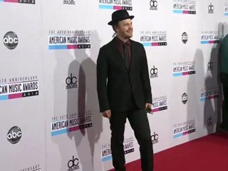 Gavin DeGraw Red Carpet Fashion - AMAs 2012