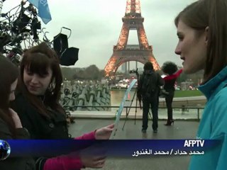 حملة تهدف الى تثقيف المارة عن امكان تجنب وفيات الاطفال