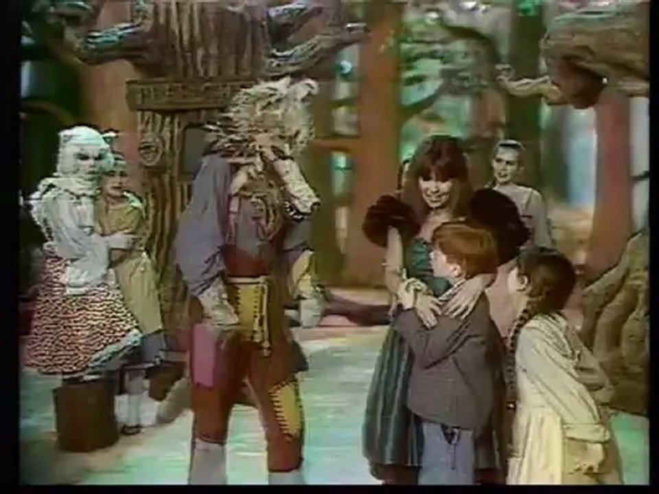 -Chantal GOYA-" le monde magique-mes chansons  préferées+ poupées de chine"