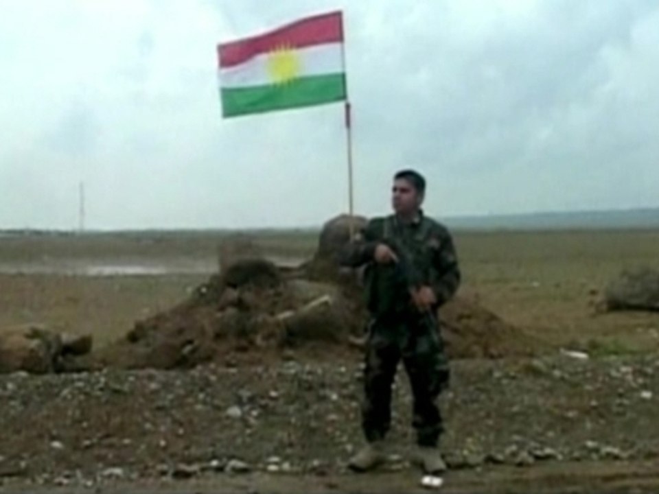 Iraqi Kurds send more troops into standoff with Iraq's army
