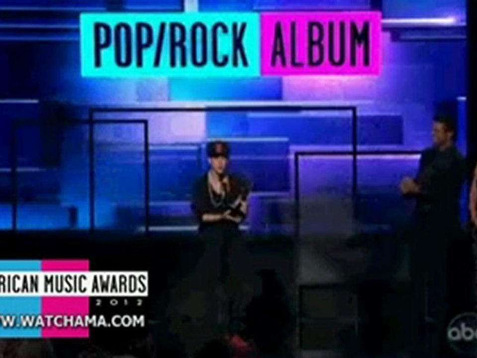 Jenny McCarty violates Justin Bieber American Music Awards 2012