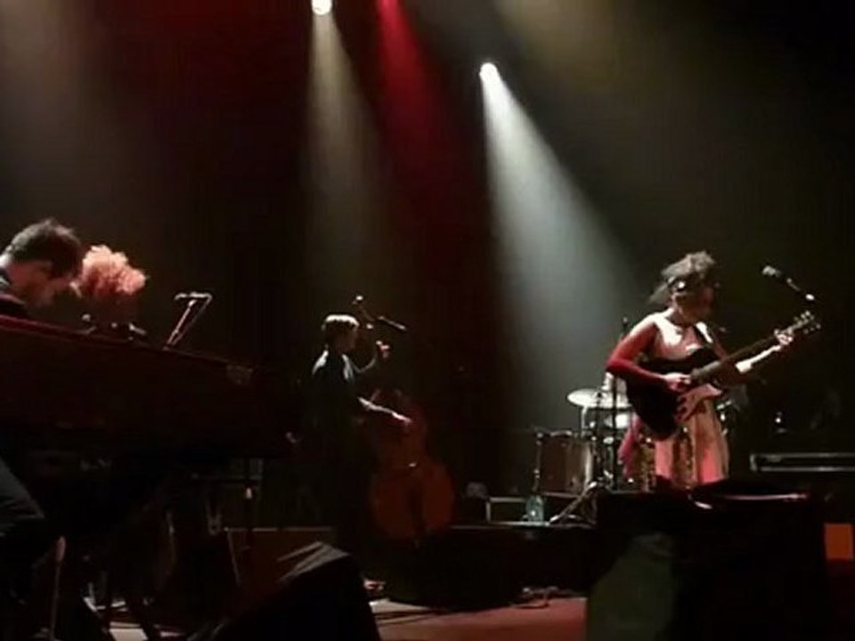 Lianne La Havas - Arms of Danger (Paris 2012)