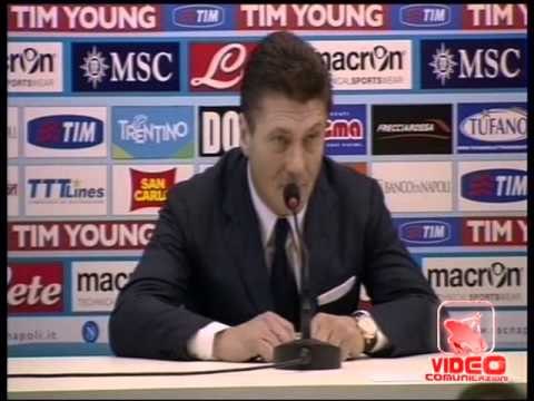 Napoli - Mazzarri contro i fischi del San Paolo (19.11.12)