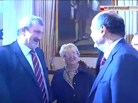 TG 17.11.12 Bersani a Bari: le primarie sono una competizione seria tra amici