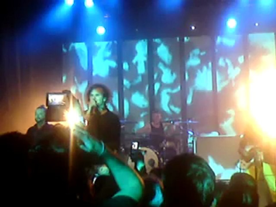 In The Shadows (Live in Marseille 19/11/2012)