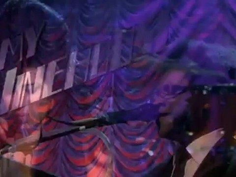 Amy Winehouse - He Can Only Hold Her - Doo Wop ( That Thing ) - kekillicivideo.com