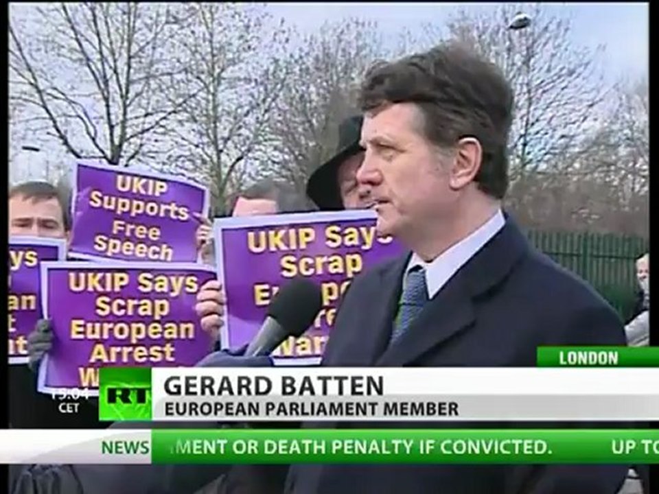 Julian Assange back in court battling extradition