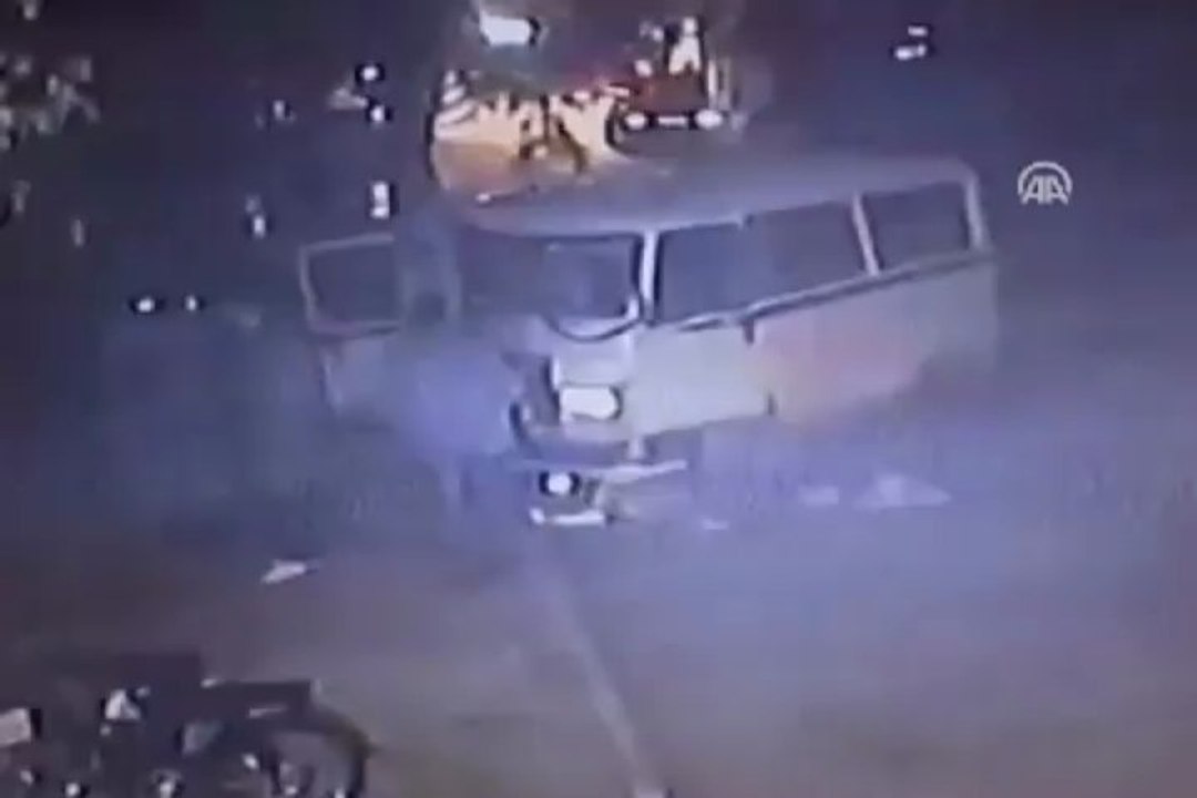 Kaza anı güvenlik kamerasında