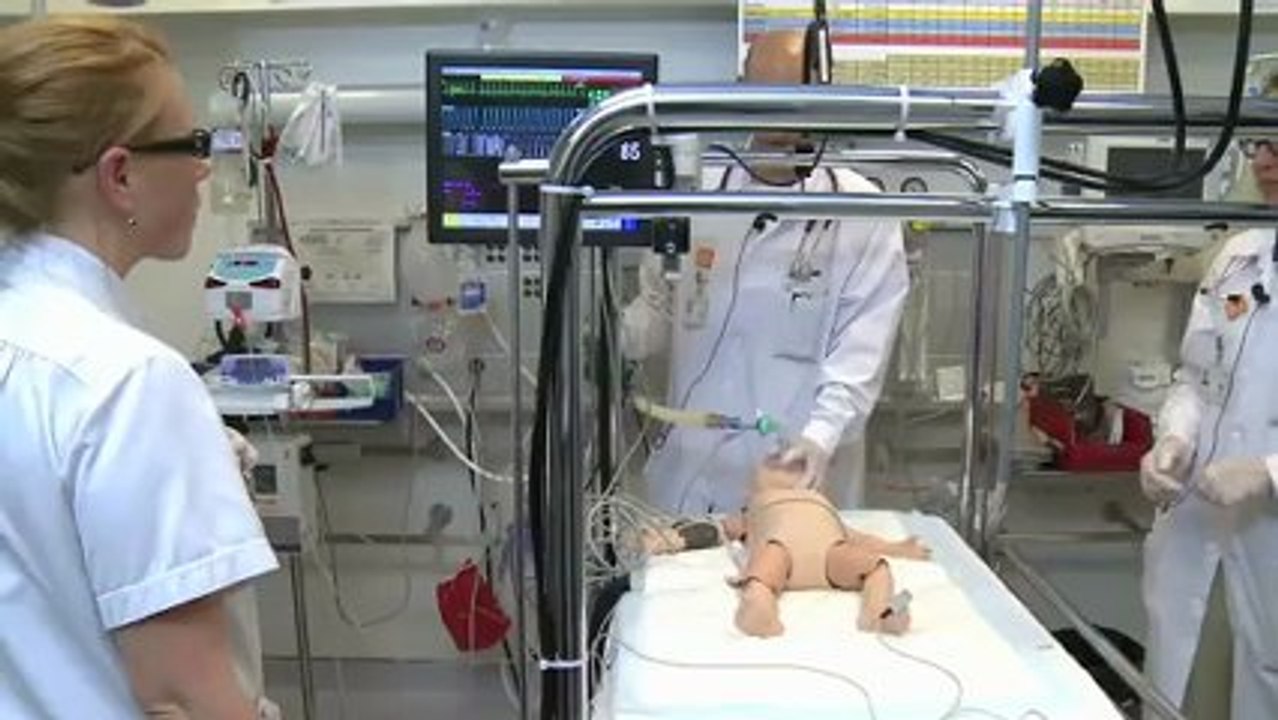 Simulation pédiatrique - Réanimation d'un enfant - Vidéo Dailymotion