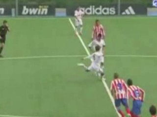 Le but du milieu du terrain d'un jeune talent du Real Madrid
